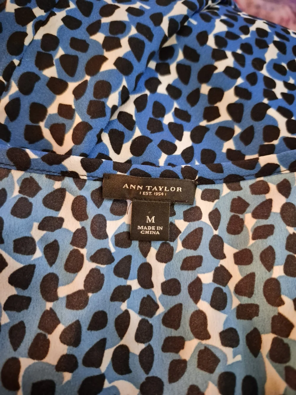 Ann Taylor Sleeveless Blouse Size Medium